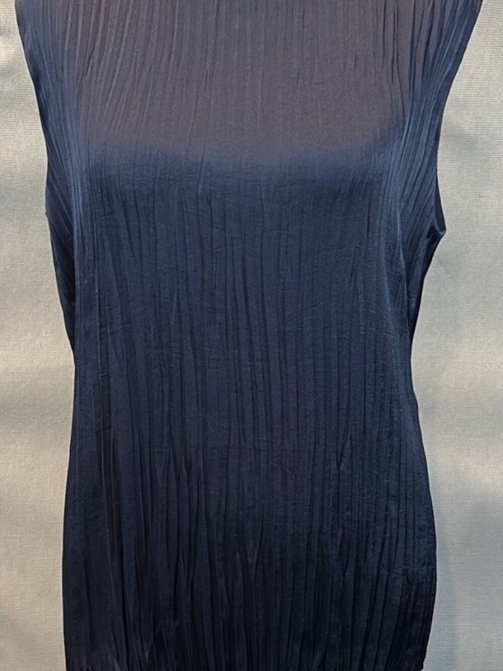 Vince Woman’s Sleeveless Navy Blouse Sz L